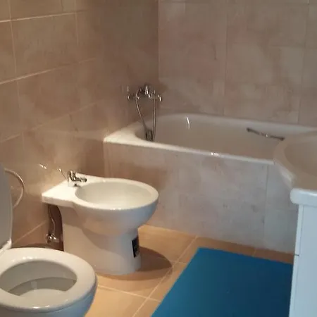 Galaxy Court 56 Apartment *